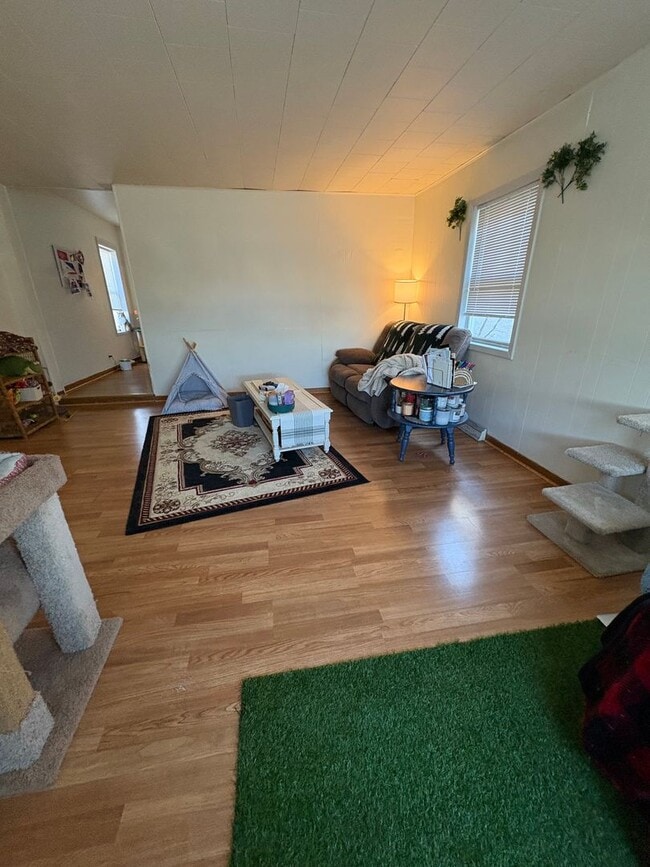 Building Photo - 2 Bedroom 1 Bathroom Single Family Home On The North Side