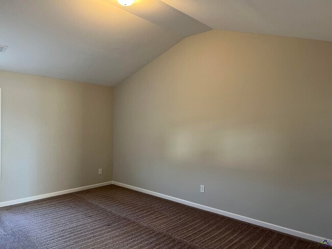 Building Photo - 401 Tivoli Wy