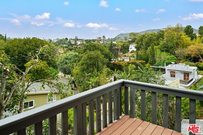 Building Photo - 2418 Canyon Oak Dr