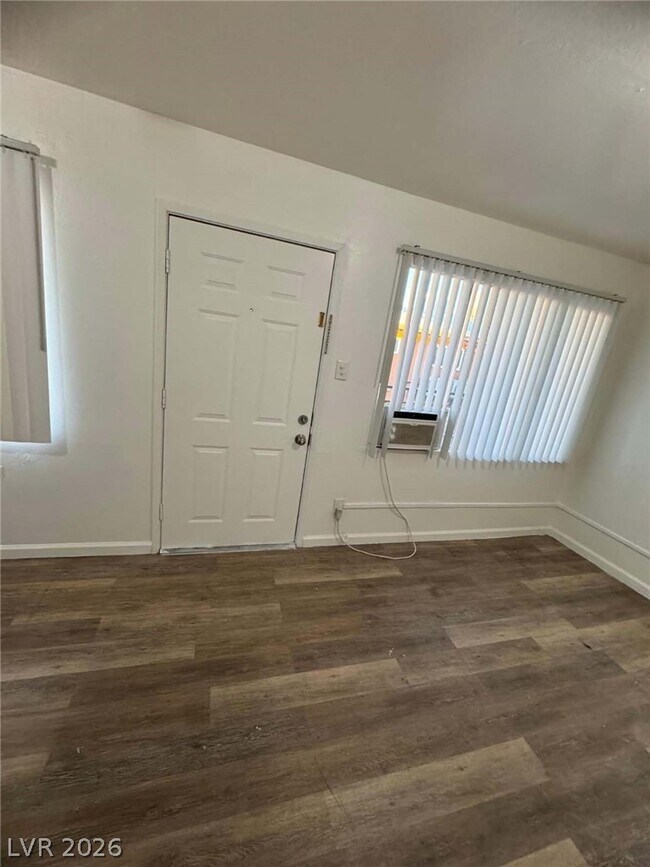 Building Photo - 312 W Cleveland Ave