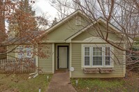 Building Photo - Beautiful Home in a quiet neighborhood