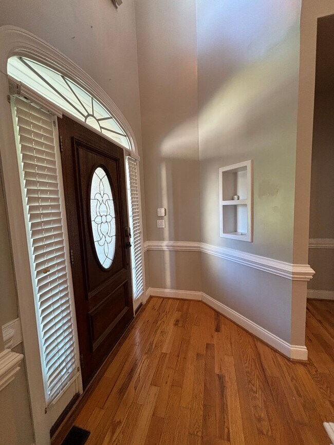 Building Photo - 522 Saint Helene Ct