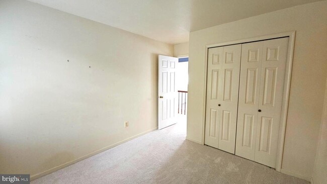 Building Photo - 10 Forest Brook Ct