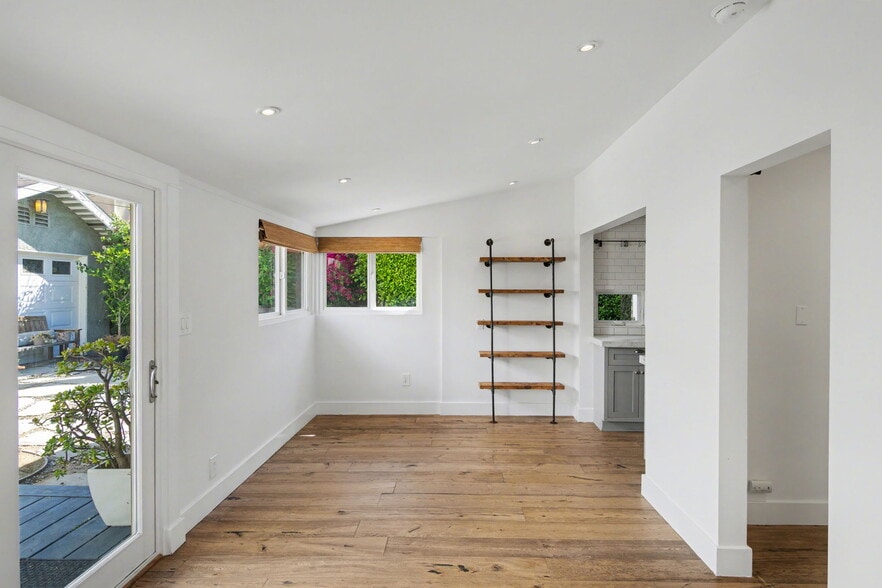 Building Photo - 6609 Leland Way