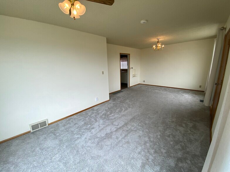 Building Photo - 1308 Beacon Way S