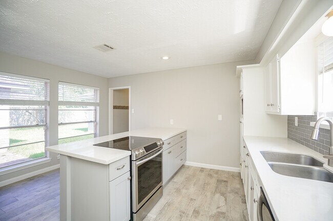 Building Photo - 22418 Goldstone Dr