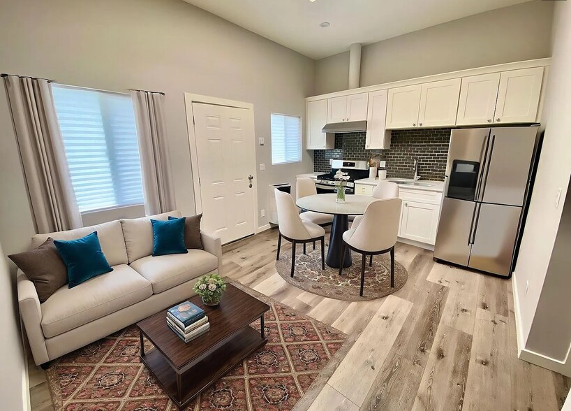 Primary Photo - Sweet Spot Alert! Cozy 1 Bed in the Heart of LA