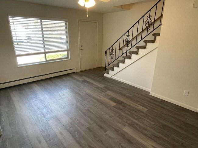 Building Photo - 850 E 275 N