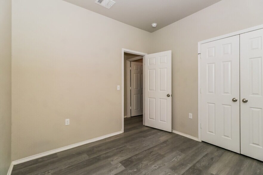 Building Photo - 5808 Glowing Star Trail