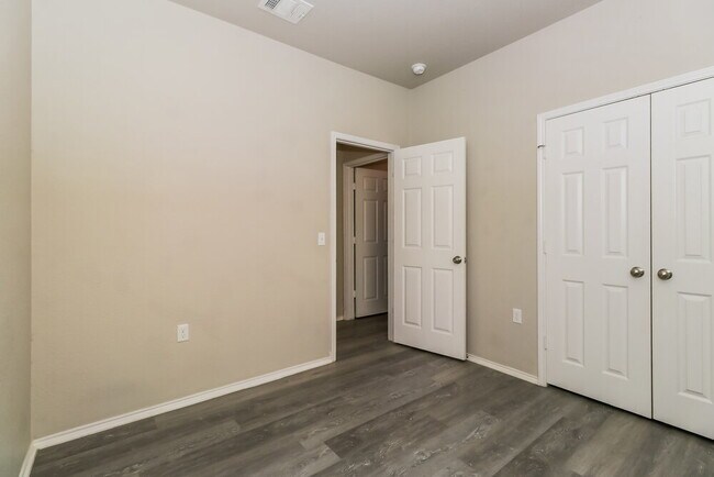 Building Photo - 5808 Glowing Star Trail