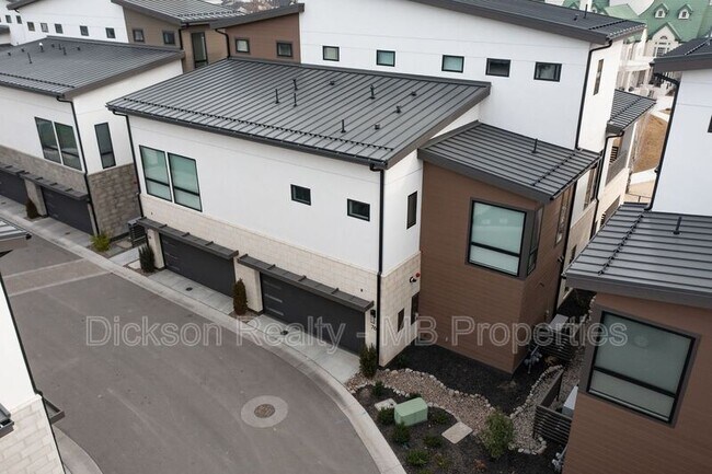 Building Photo - 76 Caballada St