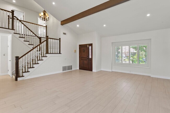 Building Photo - Beautiful 4-Bedroom Home with Private Pool...