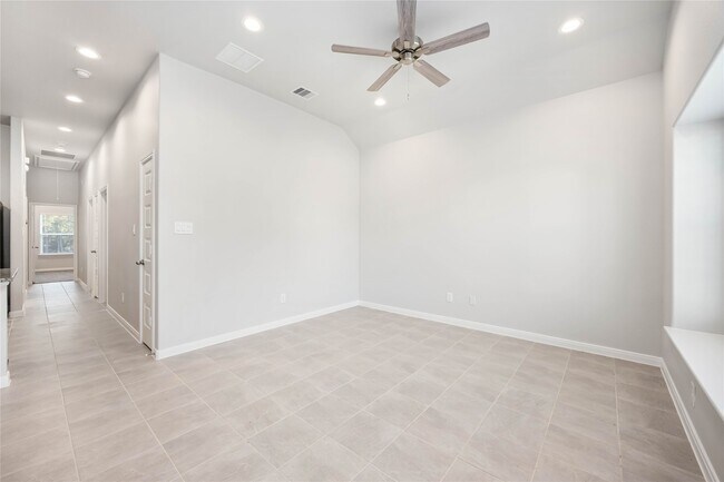 Building Photo - 11824 E Gate Dr