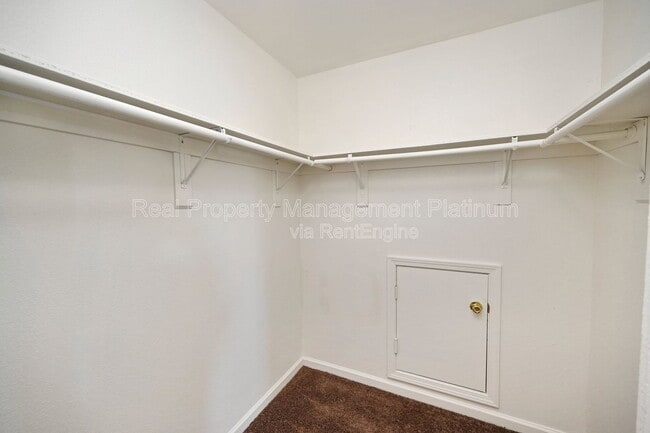 Building Photo - 2233 E Christopher Dr