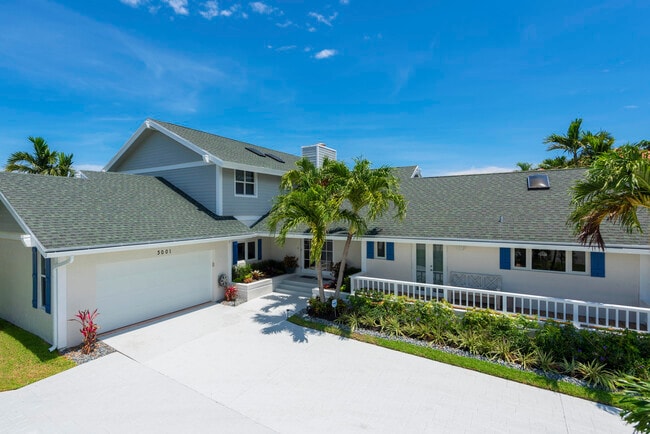 Building Photo - 3001 Jasmine Ct