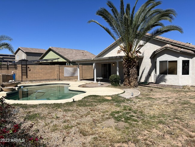 Building Photo - 12509 W Valentine Ave