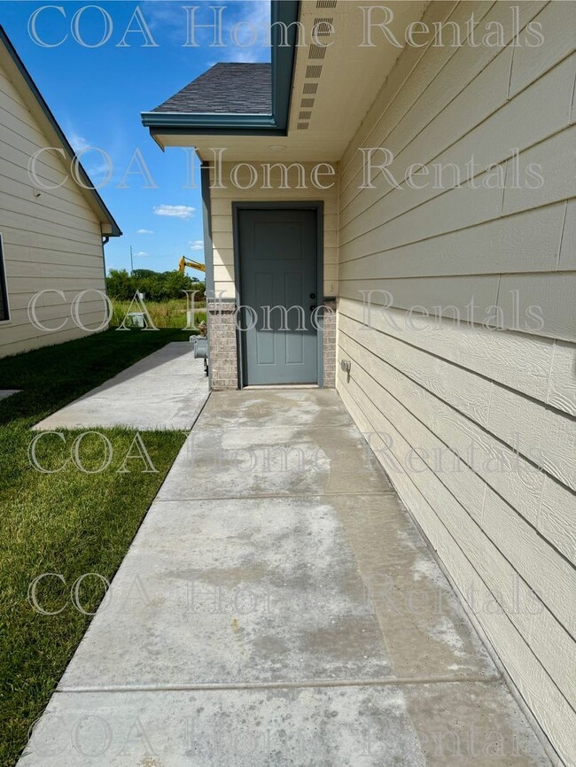 Building Photo - Maize Duplex