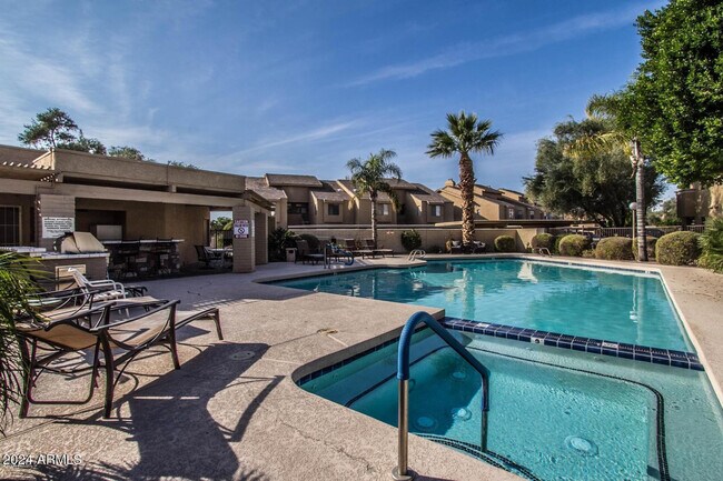 Building Photo - 7950 E Starlight Way