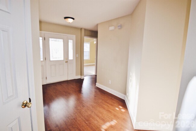 Building Photo - 1491 Mayfair Dr