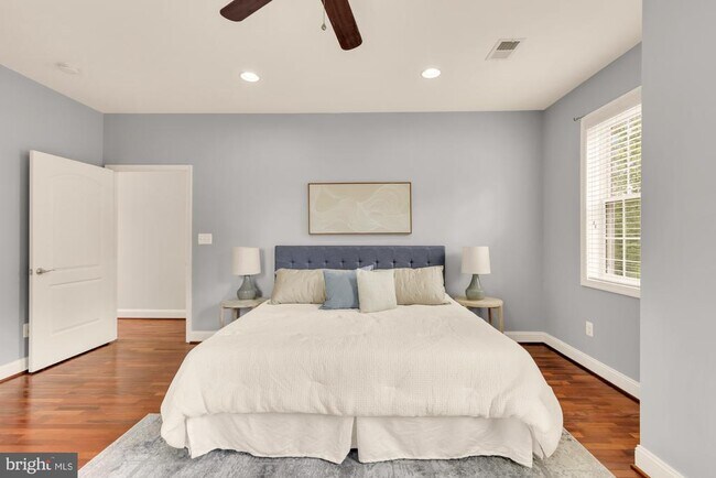 Building Photo - 8604 Woodlawn Ct