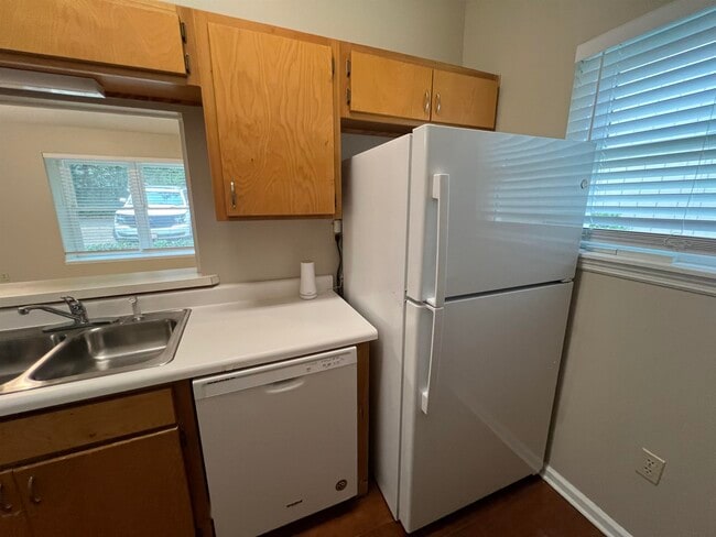 Building Photo - 2231 Treeo Ln