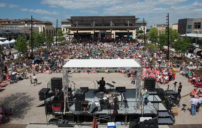 Building Photo - 104 S Tumbleweed Trail