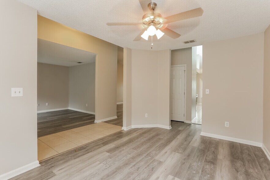 Building Photo - 1694 Aston Hall Dr E