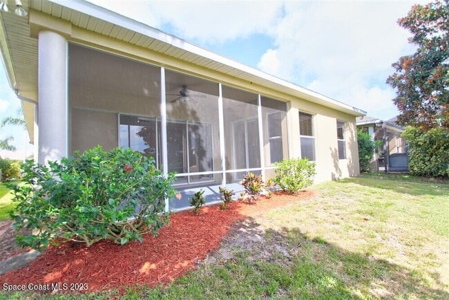 Building Photo - 1175 Clubhouse Dr