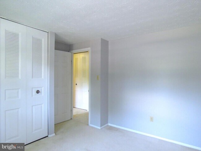 Building Photo - 7125 Vantage Dr