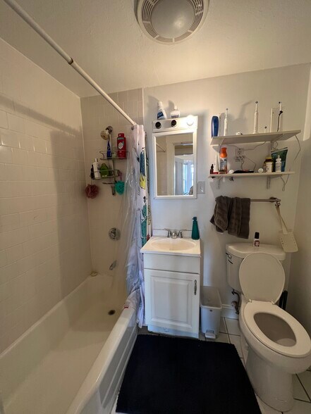 Building Photo - 59 Cedar St