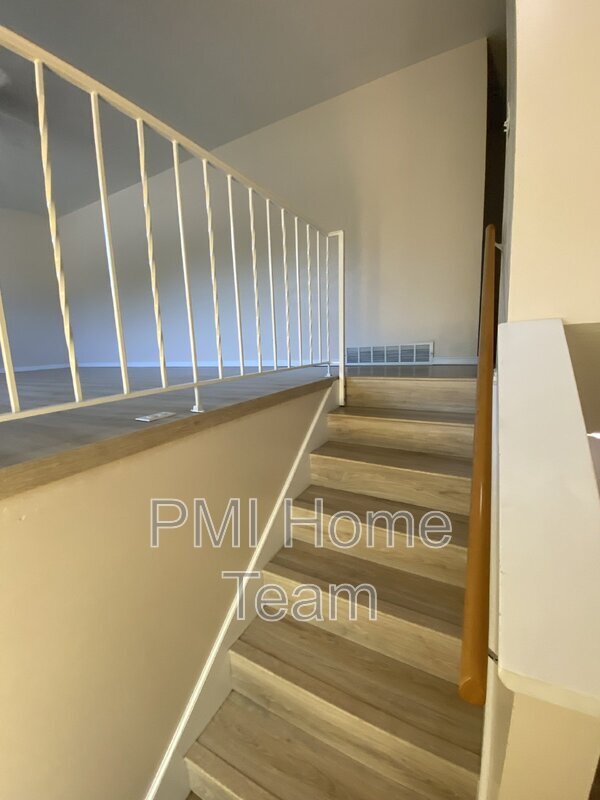 Building Photo - 1183 N 200 E