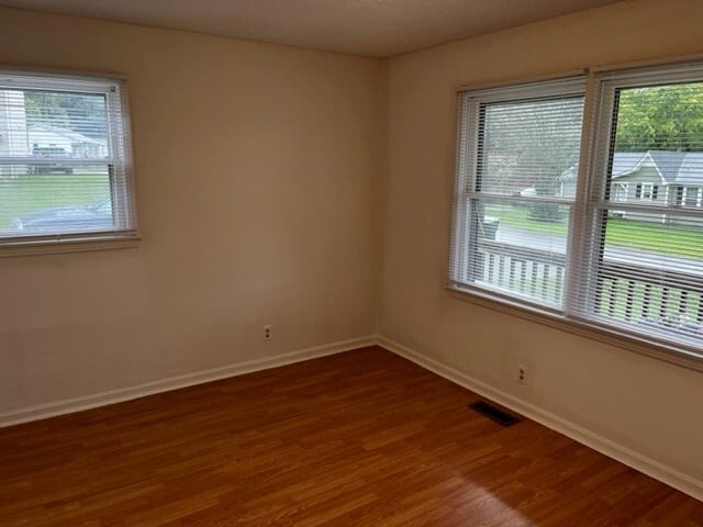 Front Bedroom - 128A Batey Cir