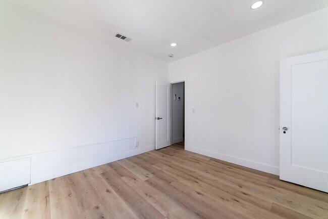 Building Photo - 6128 Orange St