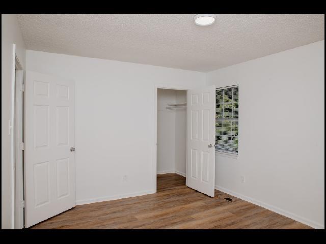 Building Photo - 721 S Valentine St