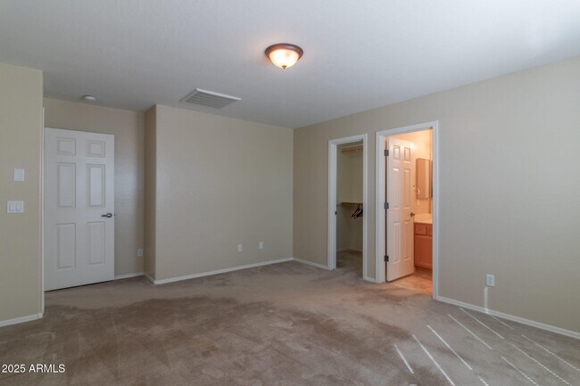 Building Photo - 11323 E Wallflower Ln