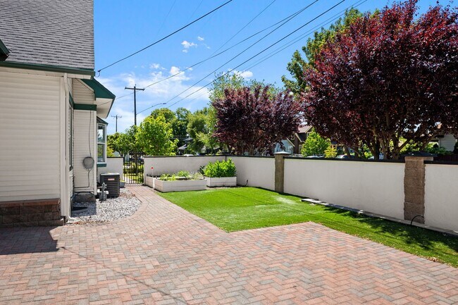 Building Photo - Fully Updated 1912 Audubon Charmer - 5BR/3BA with Hardwoods, Chef's Kitchen & Finished Basement!