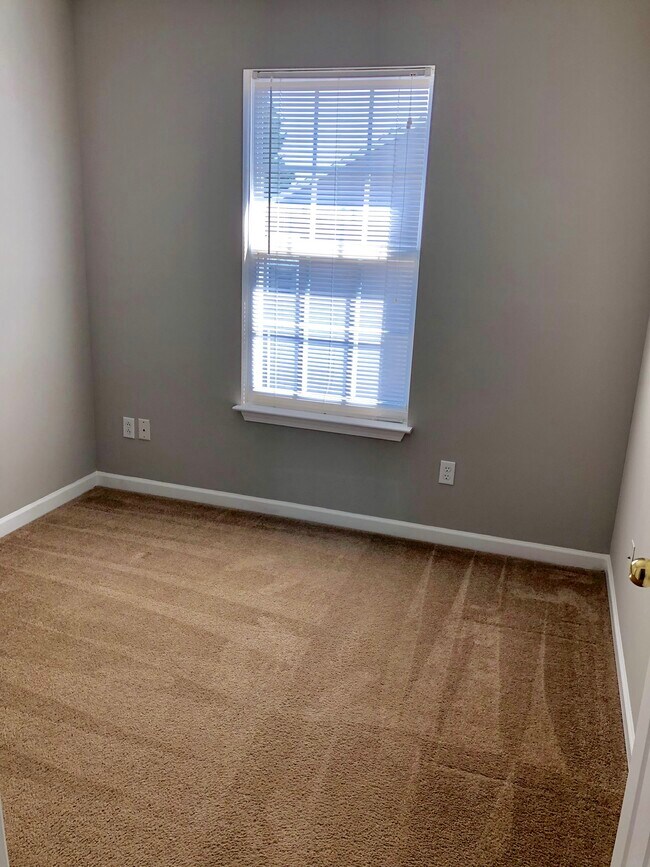 Building Photo - 58 Sikes Cir