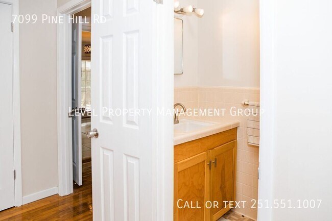 Building Photo - 7099 Pinehill Rd