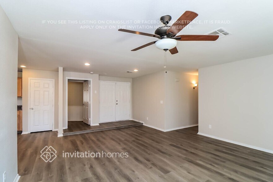 Building Photo - 7115 W Carol Ave