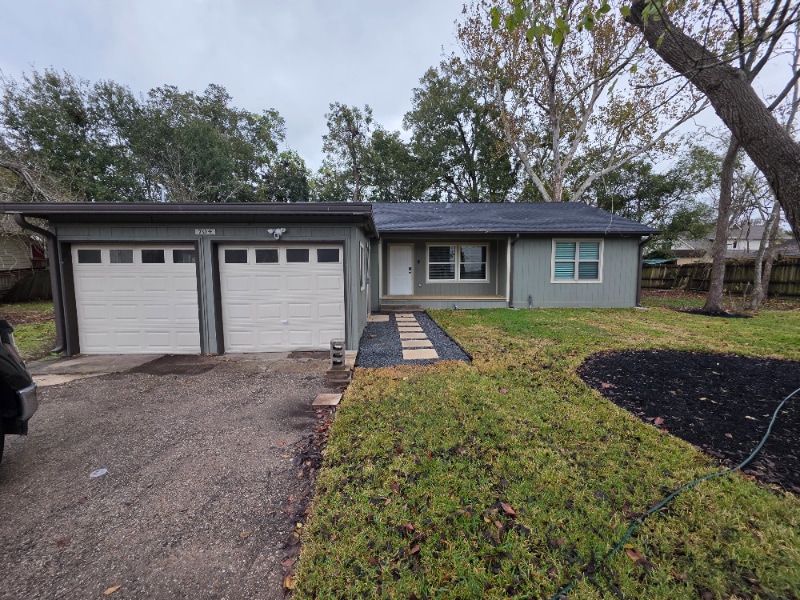 Building Photo - 704 S Kansas Ave