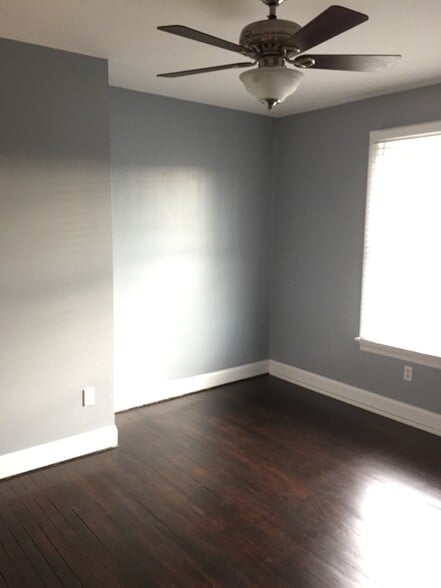 bedroom 1 - 804 Carpenter St