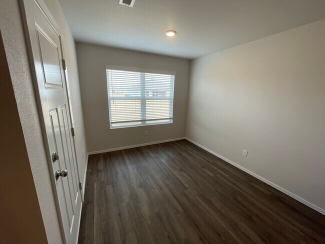 Building Photo - Pre-Leasing Now | Beautiful 3 Bed, 2 Bath Home in Siloam Springs | Available June 14