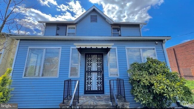 Building Photo - 613 Homestead St