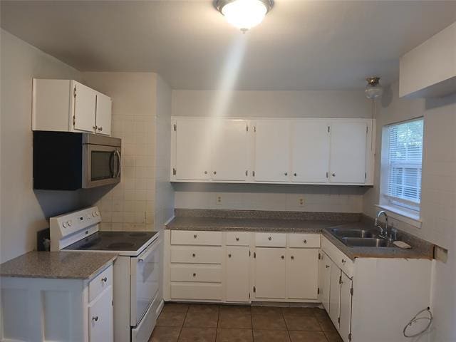 Building Photo - 12133 Hoblitzelle Dr