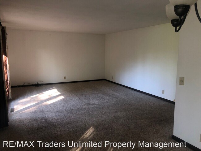 Building Photo - 2 br, 2 bath House - 2002 W Newman Parkway