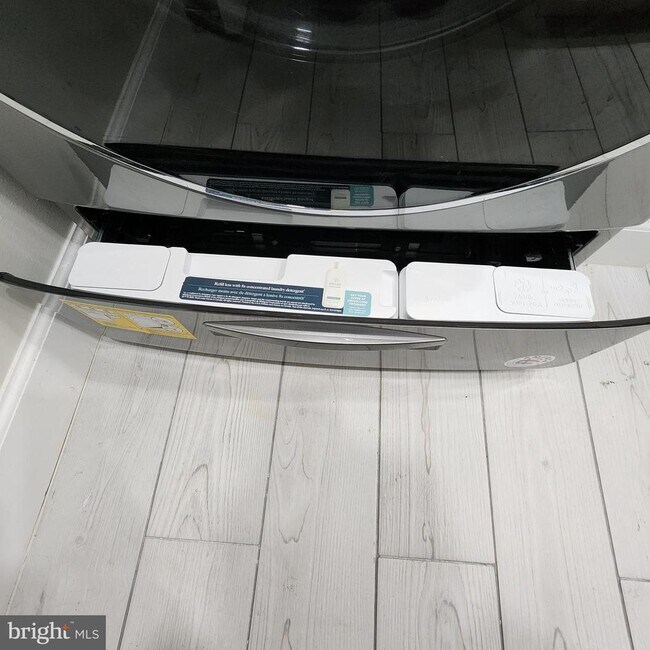 Building Photo - 255 S Pickett St