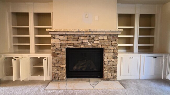 Building Photo - 3361 Lake McGinnis Dr