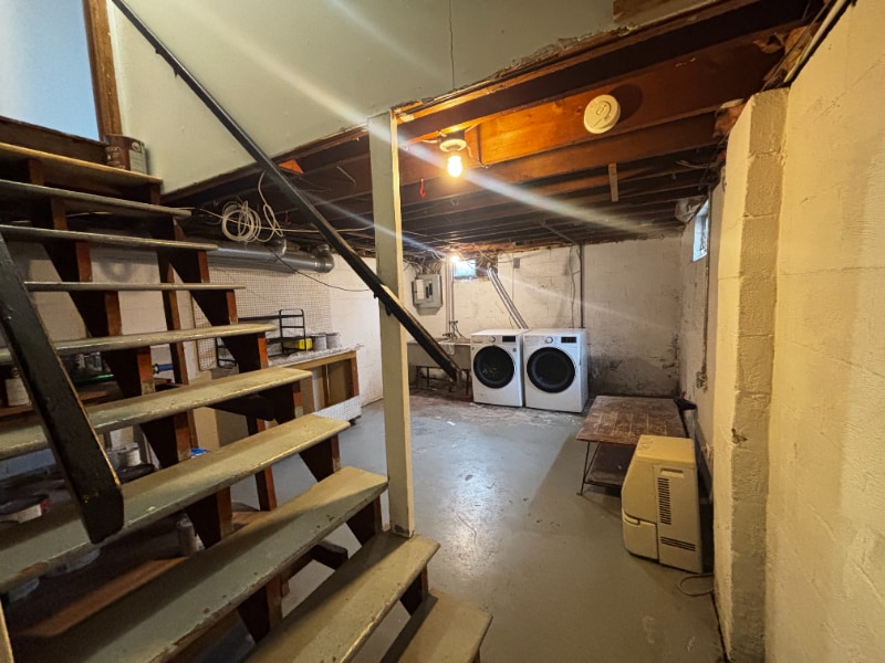 Building Photo - 1862 Kentwell Rd