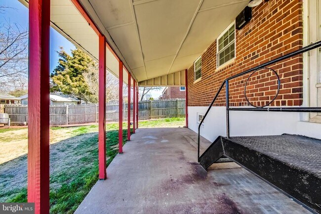 Building Photo - 4617 Creek Shore Dr