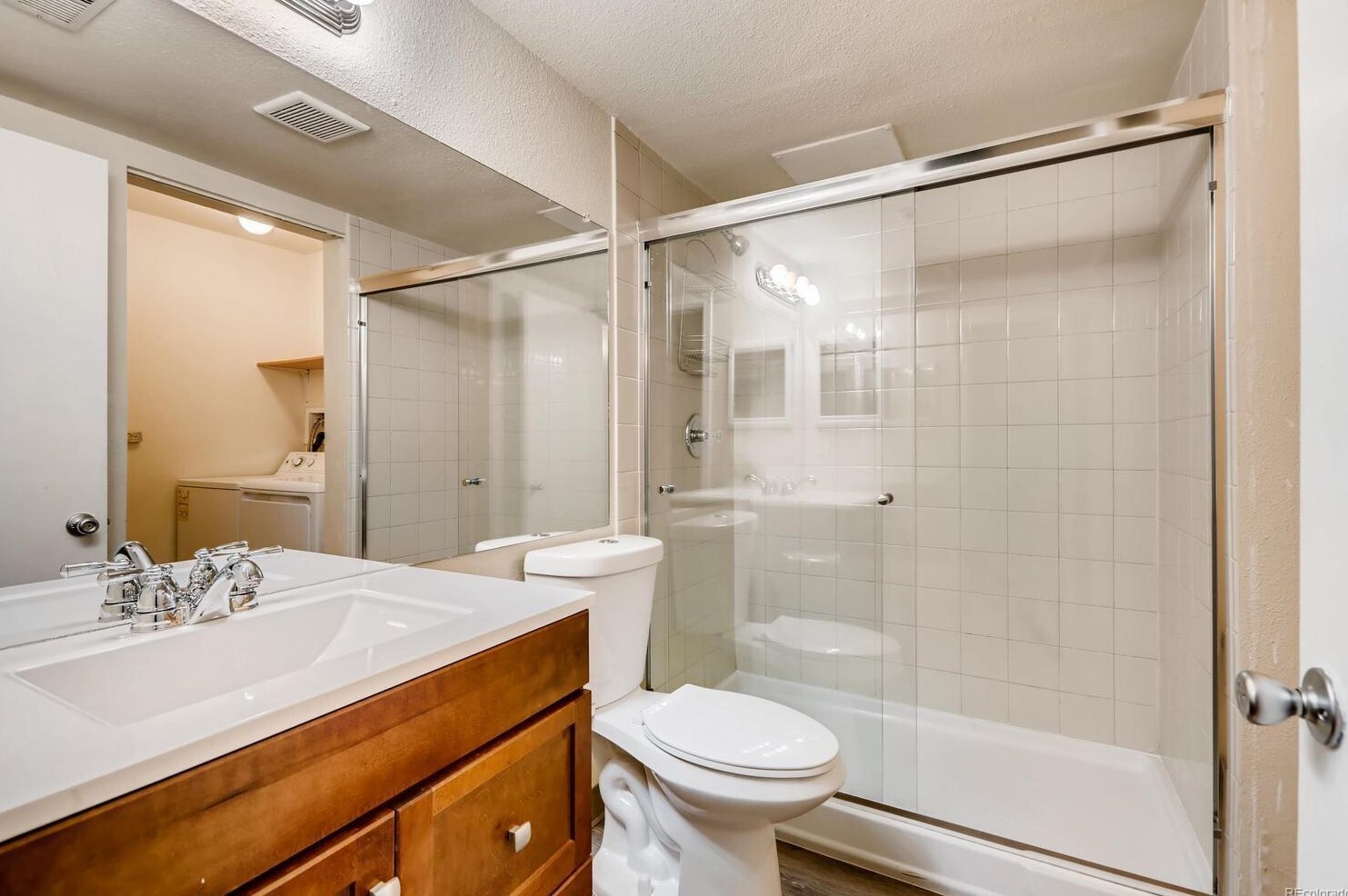 Building Photo - 8225 Fairmount Dr